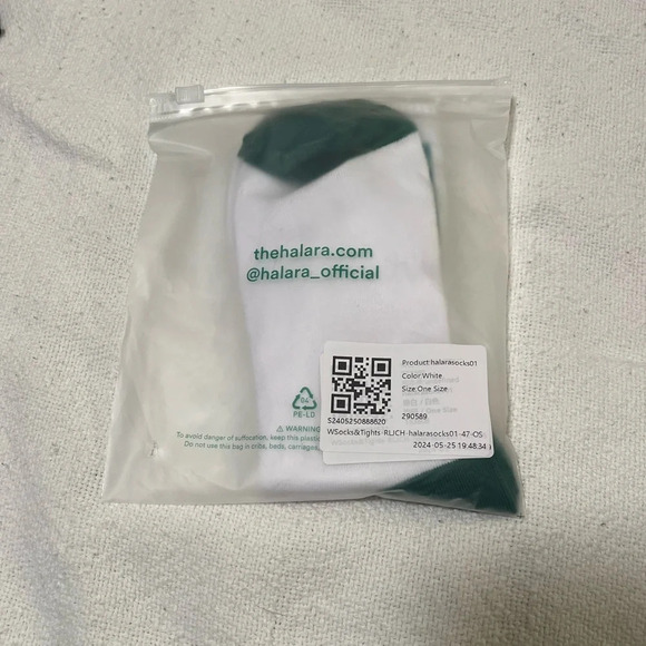 Halara Crew Socks - Picture 4 of 4